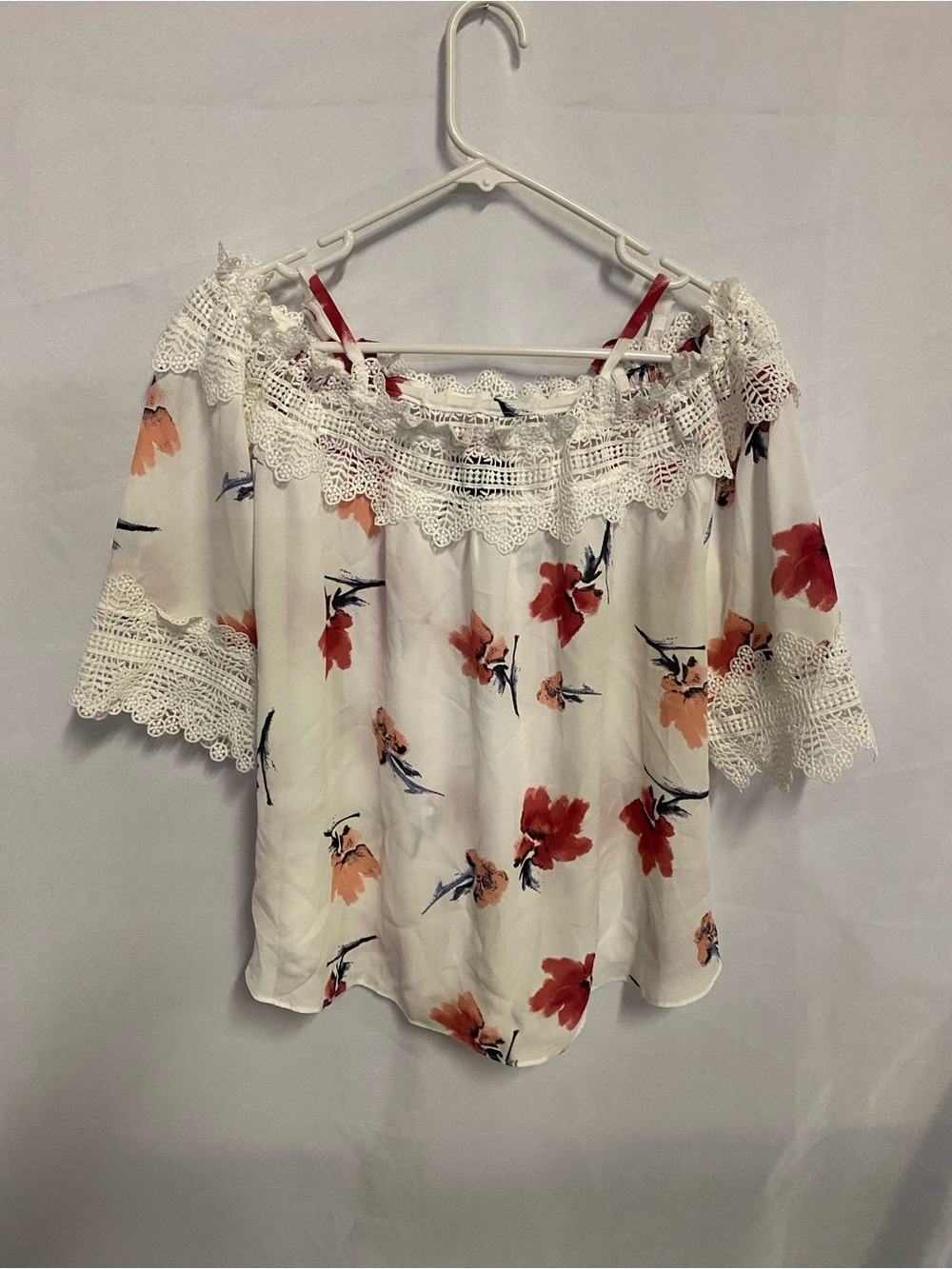 Off-Shoulder White Floral Lace-Trim Women's Top - Red/Peach Bloom